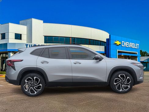 Certified 2026 Chevrolet Trax RS FWD image 8