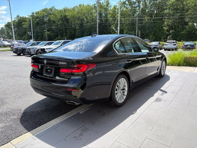 Used 2021 BMW 530i xDrive w/ Convenience Package AWD/4WD image 7