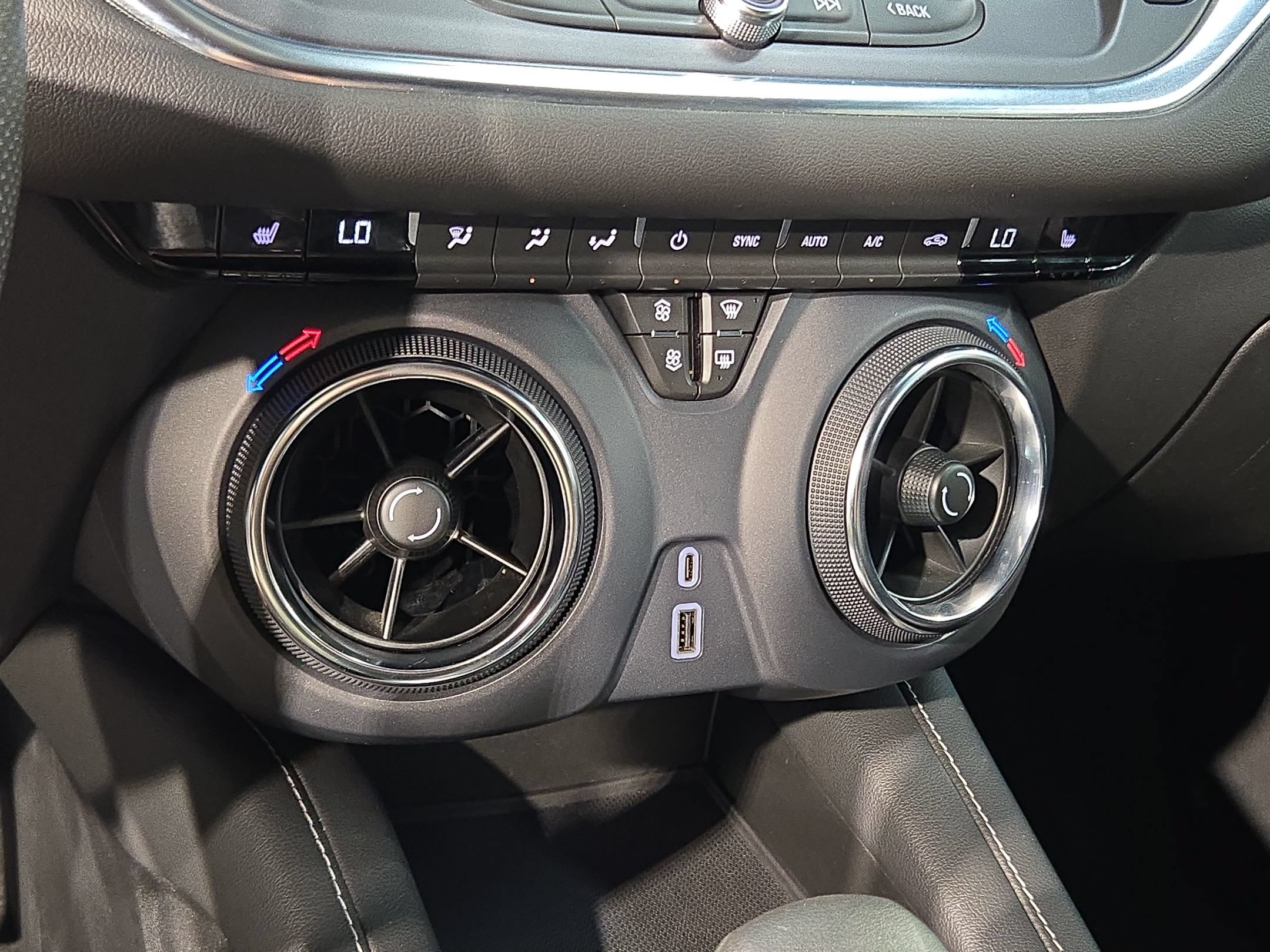 Used 2025 Chevrolet Blazer LT AWD/4WD image 30