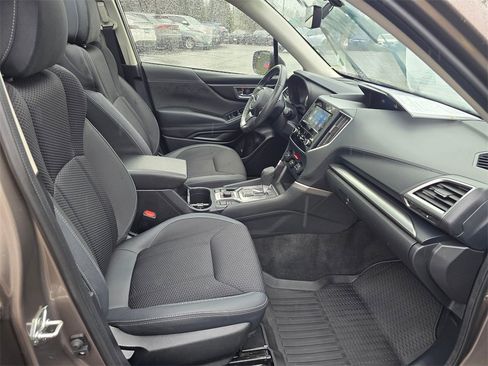 Used 2023 Subaru Forester Premium image 11