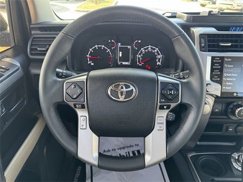Used 2020 Toyota 4Runner SR5 Premium image 11