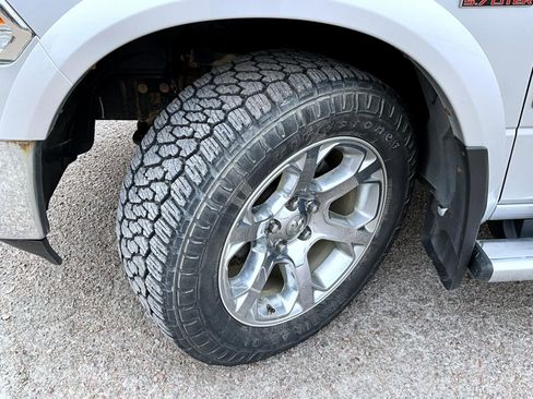 Used 2018 RAM 1500 Laramie image 23