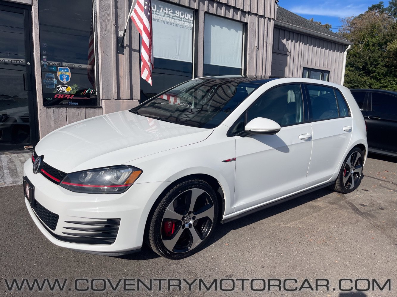 Used 2017 Volkswagen GTI SE FWD image 2