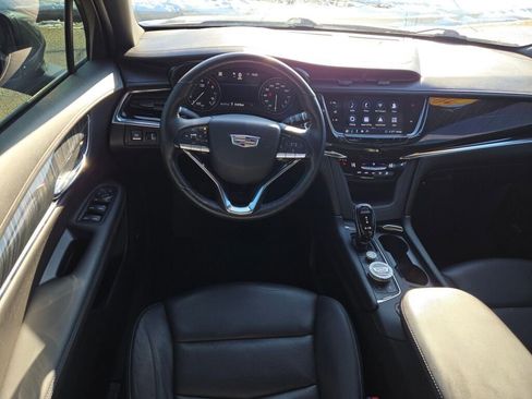 Used 2020 Cadillac XT6 Premium Luxury image 2