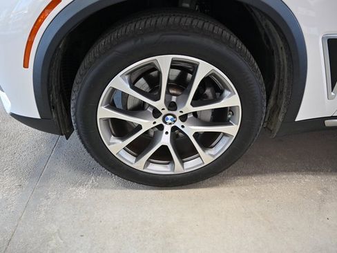 Used 2021 BMW X5 xDrive40i w/ Premium Package image 31