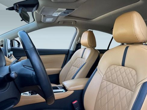 Used 2022 Nissan Sentra SV w/ SV Premium Package FWD image 21