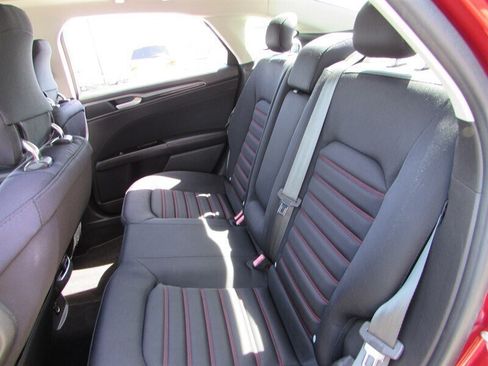 Used 2014 Ford Fusion SE FWD image 25