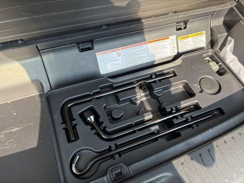 Used 2019 Toyota Highlander Limited AWD/4WD image 52