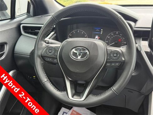 Used 2024 Toyota Corolla Cross SE image 15