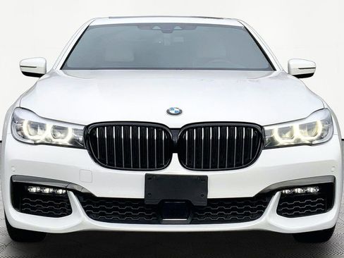 Used 2019 BMW 740i w/ Executive Package image 2