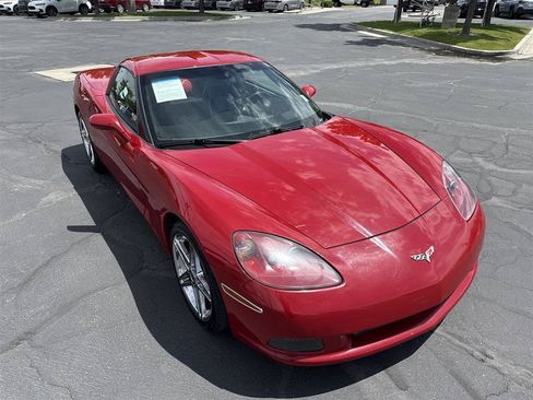 Used 2005 Chevrolet Corvette Coupe w/ Preferred Equipment Group RWD image 4