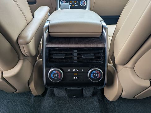 Used 2023 Land Rover Range Rover SE image 24