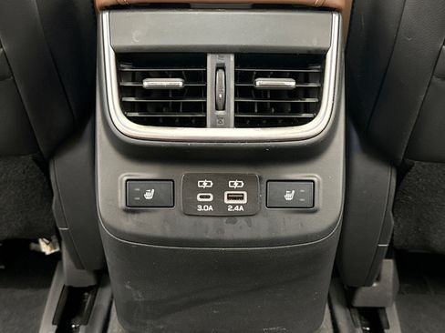 Used 2023 Subaru Outback Touring AWD/4WD image 22