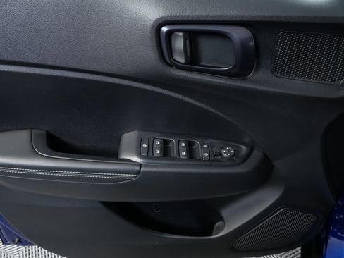 Used 2023 Hyundai Venue Limited w/ Cargo Package image 10