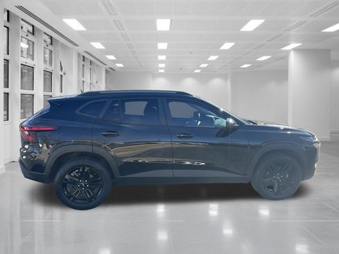 Used 2024 Chevrolet Trax ACTIV w/ Sunroof Package image 4