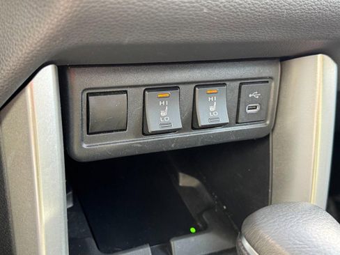 Used 2024 Toyota Corolla Cross XLE image 20