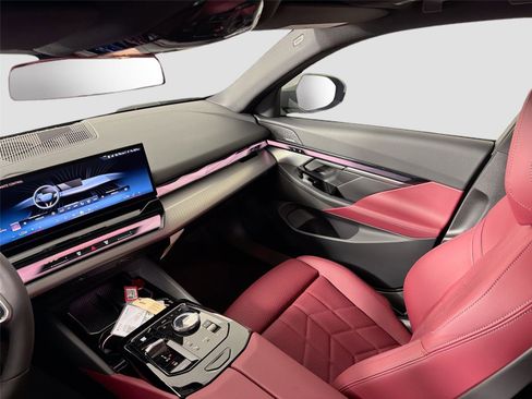 New 2027 BMW 530i RWD image 24