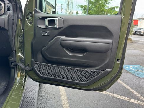 Used 2021 Jeep Wrangler Sport image 26