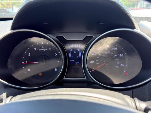 Used 2016 Hyundai Veloster image 17
