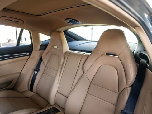 Certified 2023 Porsche Panamera Platinum Edition image 29