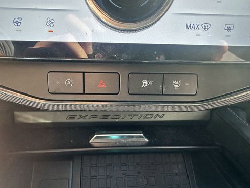 Used 2022 Ford Expedition Platinum image 24