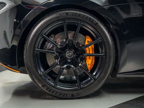 Used 2017 McLaren 570S Coupe RWD image 26