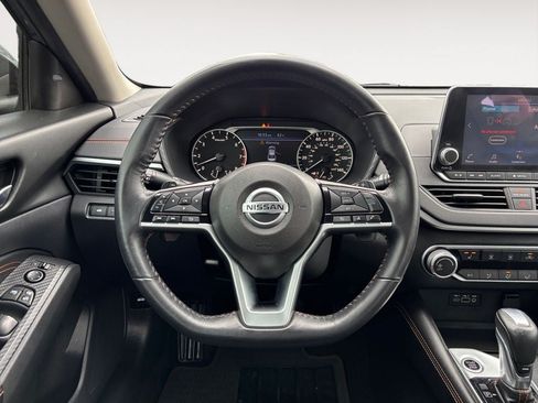 Used 2019 Nissan Altima 2.5 SR w/ SR Premium Package AWD/4WD image 13