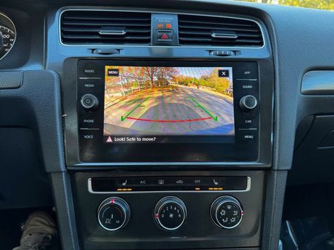 Used 2018 Volkswagen Golf SE FWD image 14