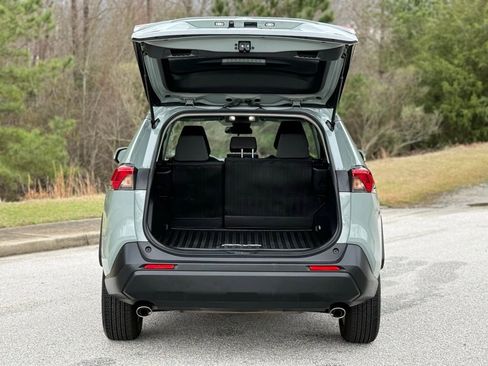 Used 2022 Toyota RAV4 XLE image 15