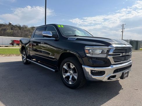 Used 2022 RAM 1500 Laramie AWD/4WD image 3
