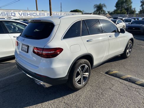 Used 2019 Mercedes-Benz GLC 300 w/ Parking Assistance Package image 8