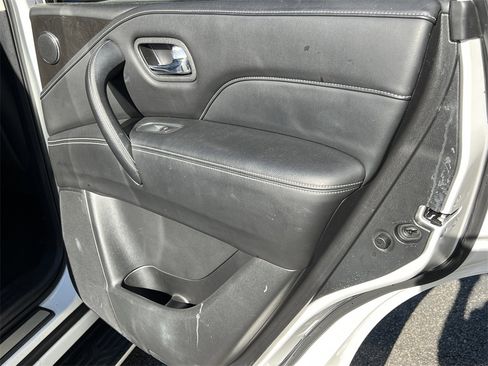 Used 2024 INFINITI QX80 Luxe image 14