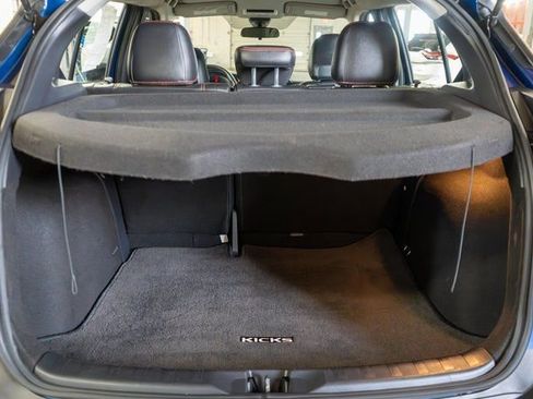 Used 2020 Nissan Kicks SR w/ SR Premium Package FWD image 11