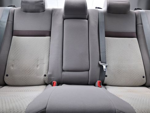 Used 2013 Toyota Camry LE image 16