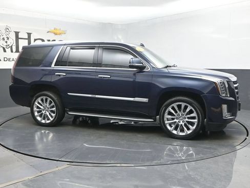 Used 2020 Cadillac Escalade Luxury AWD/4WD image 1