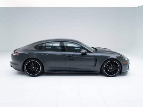 Certified 2022 Porsche Panamera 4 Platinum Edition image 8