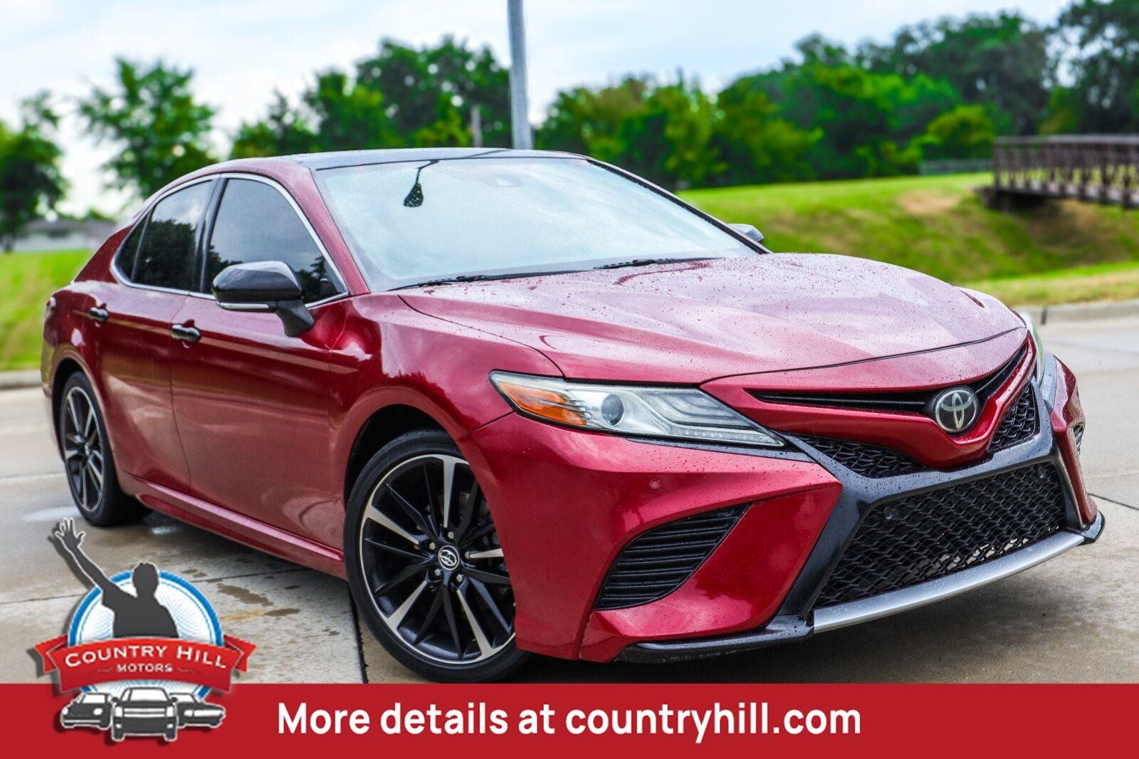 Used 2018 Toyota Camry XSE FWD image 1