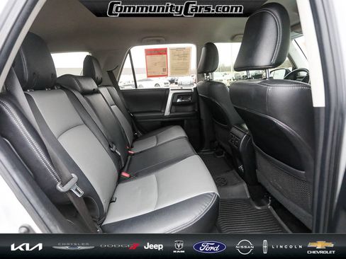 Used 2021 Toyota 4Runner SR5 Premium image 23