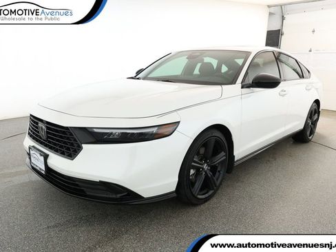Used 2025 Honda Accord Sport image 1