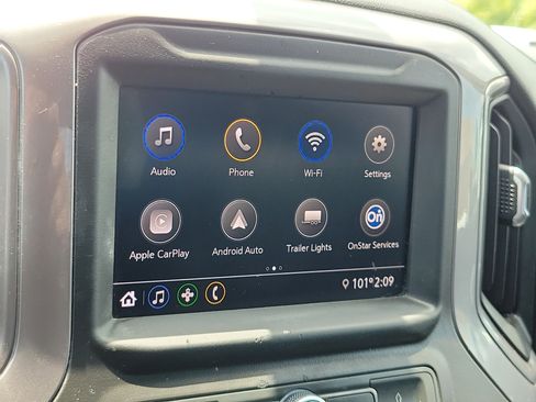 Used 2020 Chevrolet Silverado 1500 Custom w/ Custom Value Package AWD/4WD image 18
