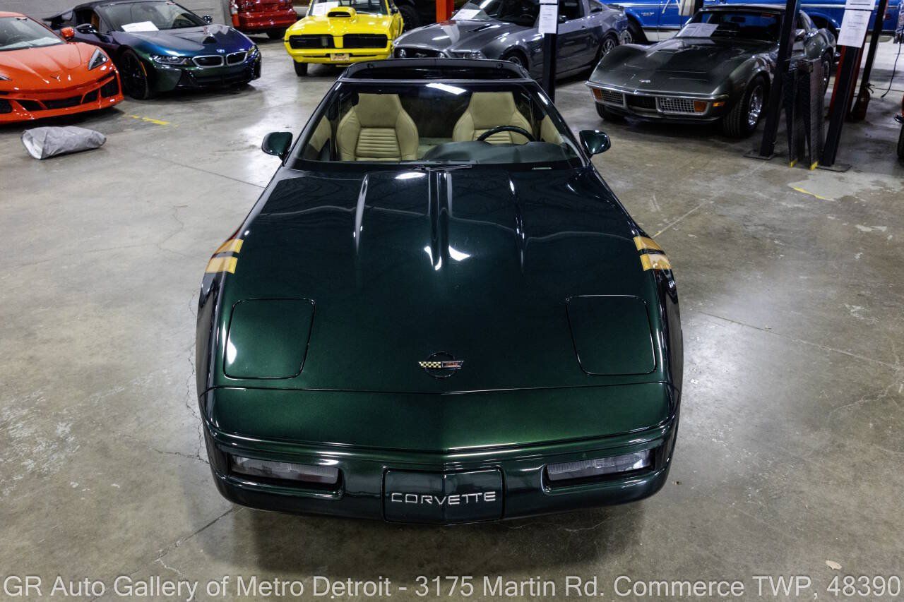 Used 1995 Chevrolet Corvette Coupe RWD image 12