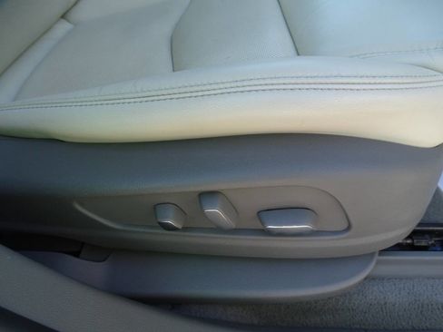 Used 2017 Cadillac XT5 Luxury image 44