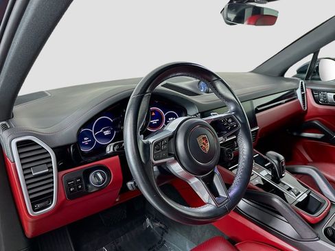 Used 2019 Porsche Cayenne E-Hybrid image 4