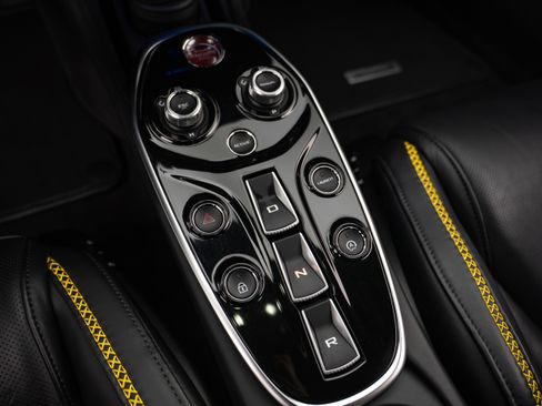 Used 2023 McLaren GT RWD image 14