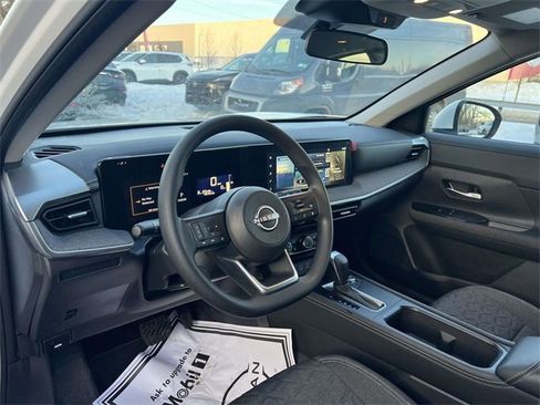 Used 2025 Nissan Kicks SV w/ Illumination Package image 20