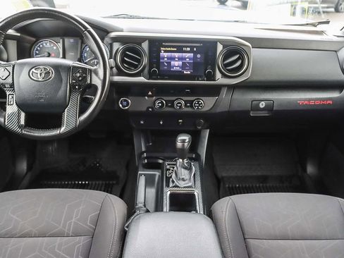 Used 2017 Toyota Tacoma TRD Sport w/ Tow Package image 17