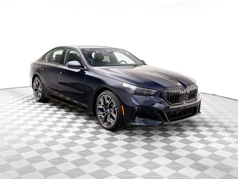 Certified 2026 BMW 530i xDrive w/ M Sport Package AWD/4WD image 8