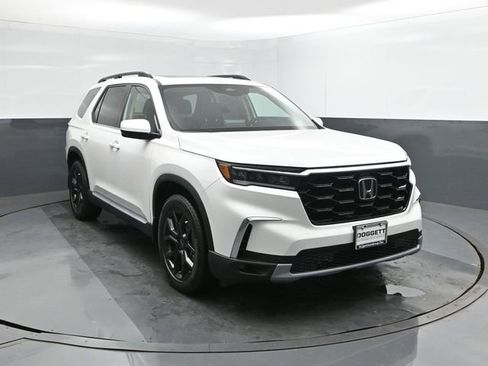 New 2025 Honda Pilot Touring image 22