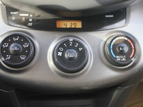 Used 2010 Toyota RAV4 AWD image 19