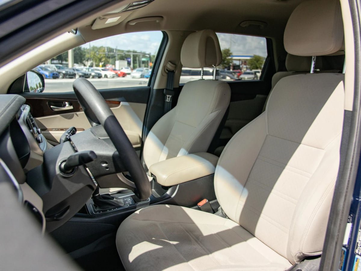 Used 2017 Kia Sorento AWD image 16